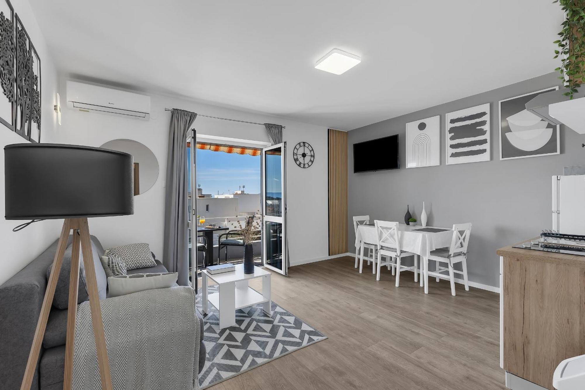 Mediterranean Living Макарска Екстериор снимка