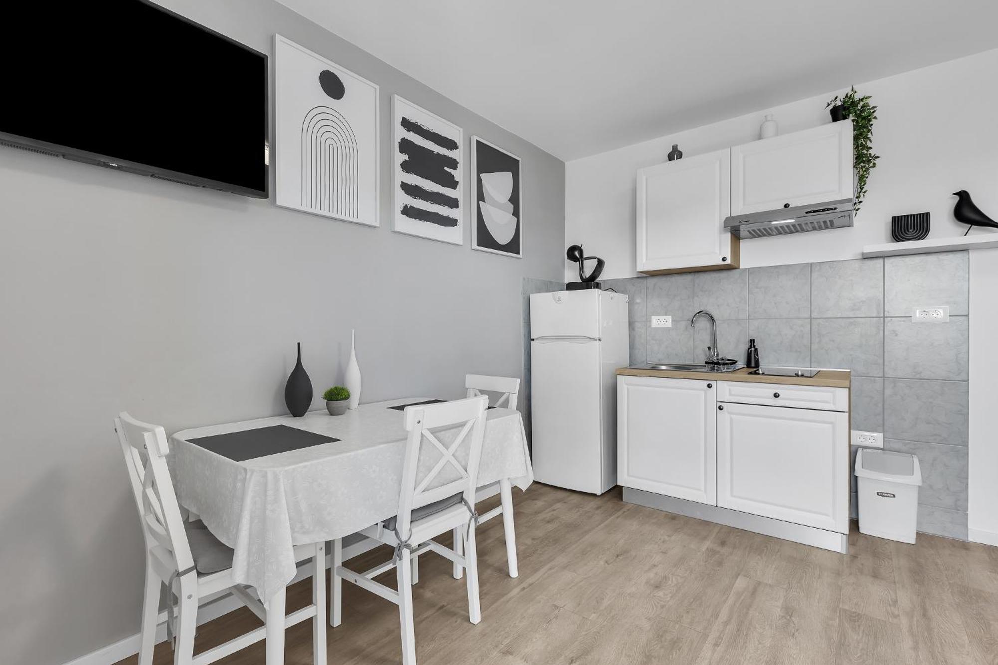 Mediterranean Living Макарска Екстериор снимка